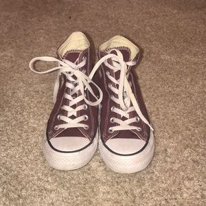 women’s high top converse size 7.5!